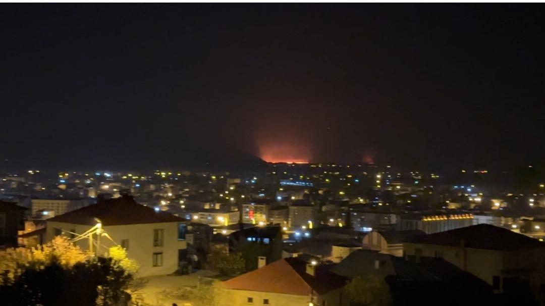 Yeri Hakkari... Yangın tüm ilçe tarafından görüldü: Nehil Sazlıkları yanıyor! Kuş cenneti olarak biliniyordu7